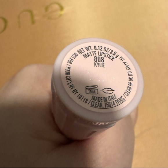 New Kylie Cosmetics Matte Lipstick in Kylie - Picture 2 of 2